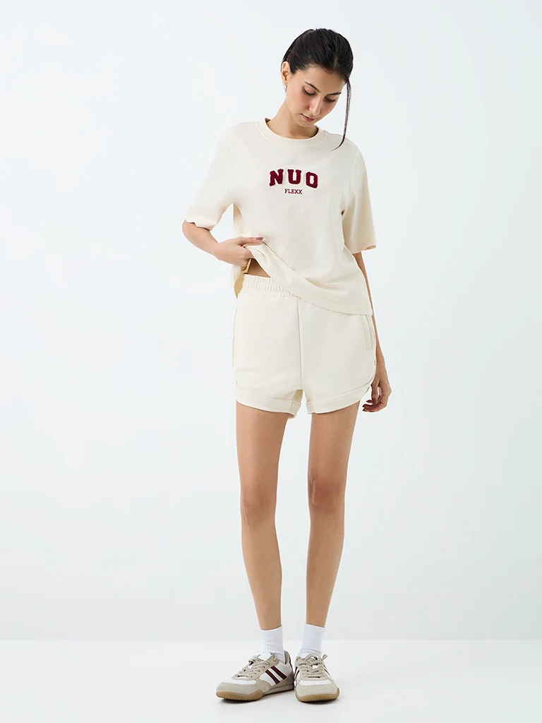 Nuoflexx Off-White Pipeline-Detail High-Rise Shorts