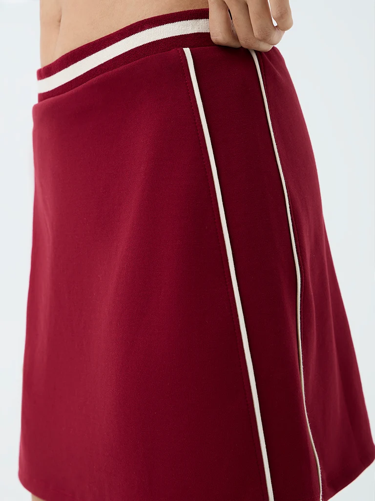 Nuoflexx Red Pipeline-Detail High-Rise Skirt