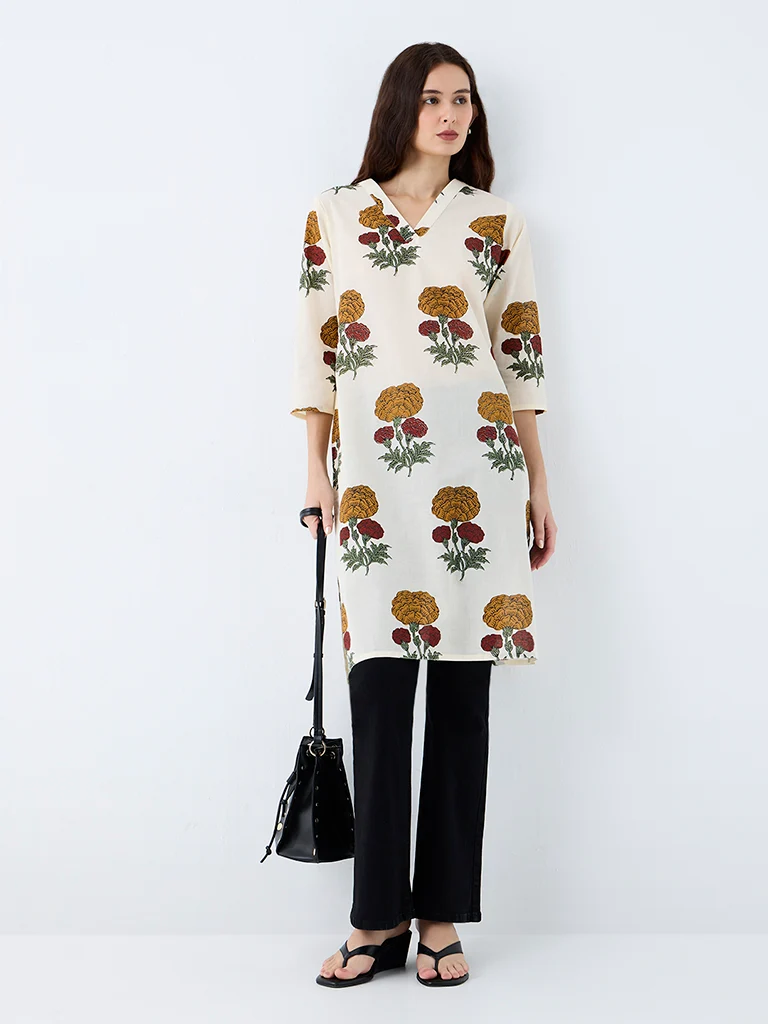 Utsa Off-White Floral Printed Cotton Straight-Fit Kurta