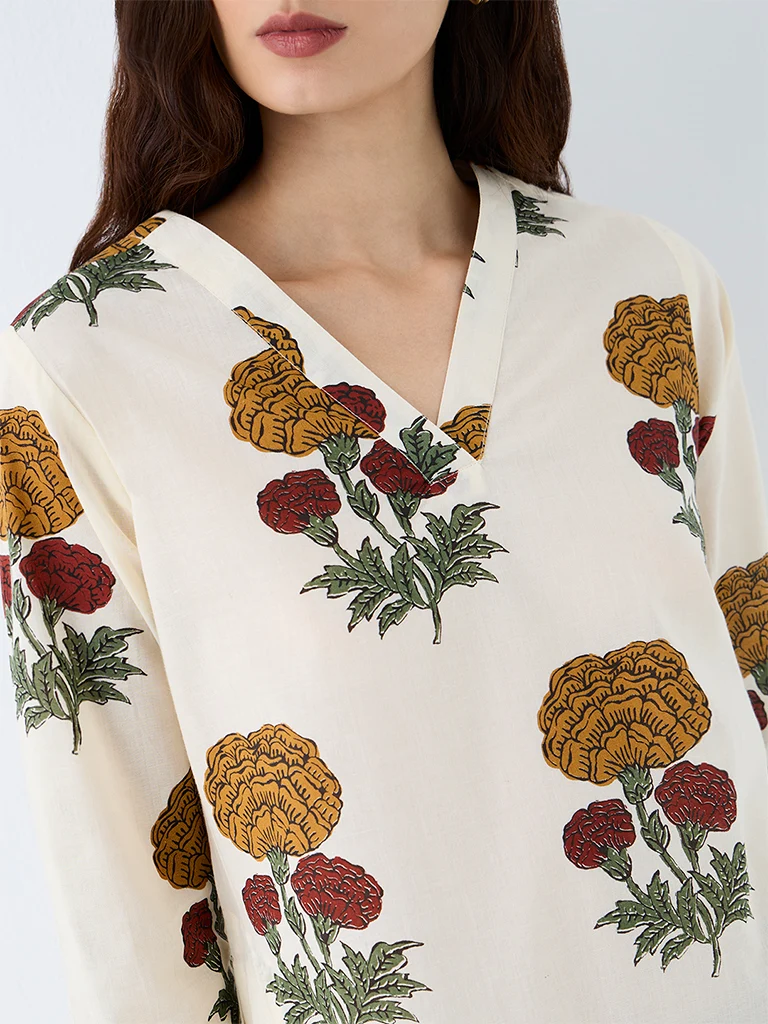 Utsa Off-White Floral Printed Cotton Straight-Fit Kurta