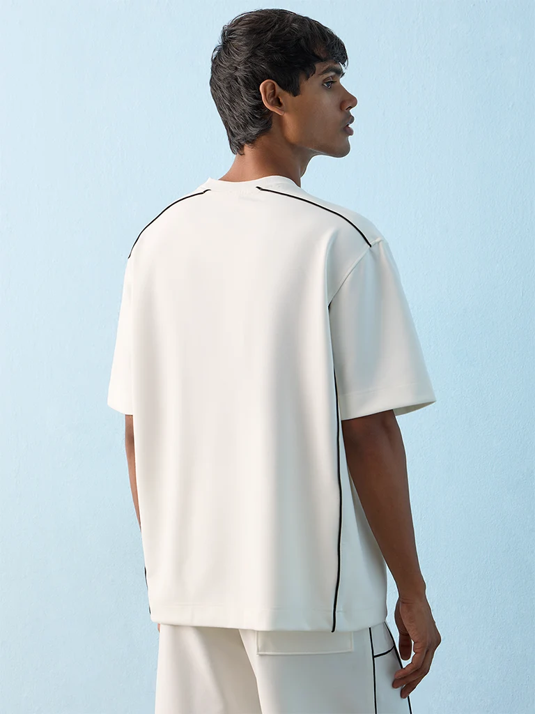 Nuoflexx White Graphic Embossed T-Shirt