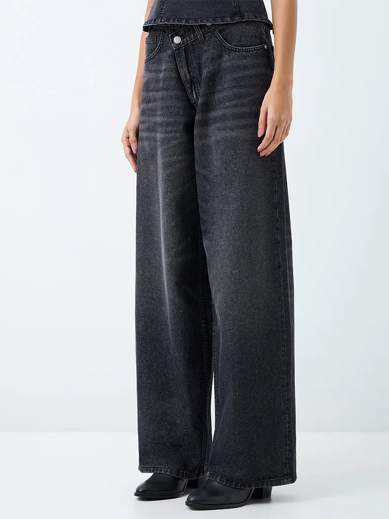 Nuon Black-Wash High-Waist Wide-Leg Fit Jeans