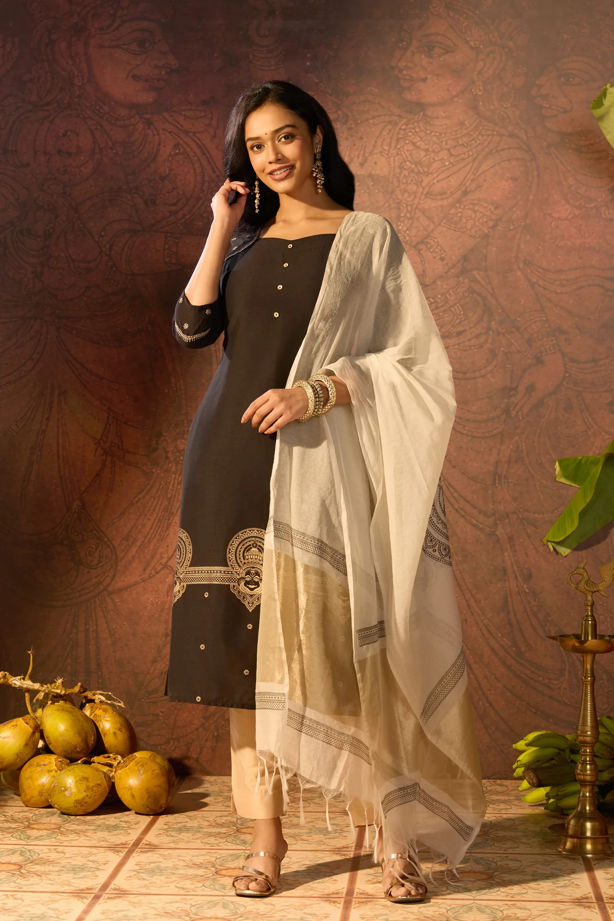 Kathakali Printed Black & Off White Onam Kurtaset