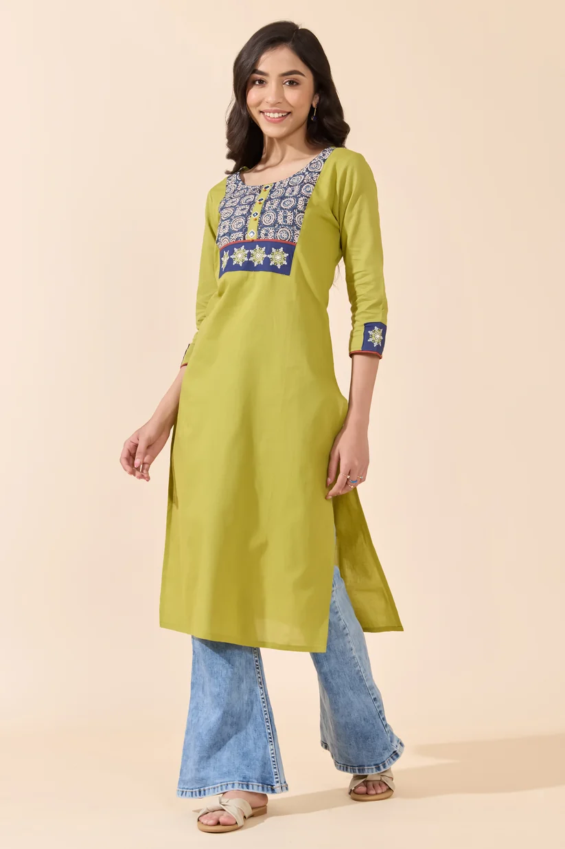 Green Straight-Cut Kurta With Kalamkari Square Yoke