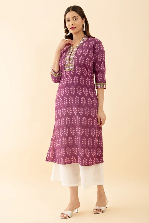 Pink Floral Printed Kurta Embroidered Ethnic Wear