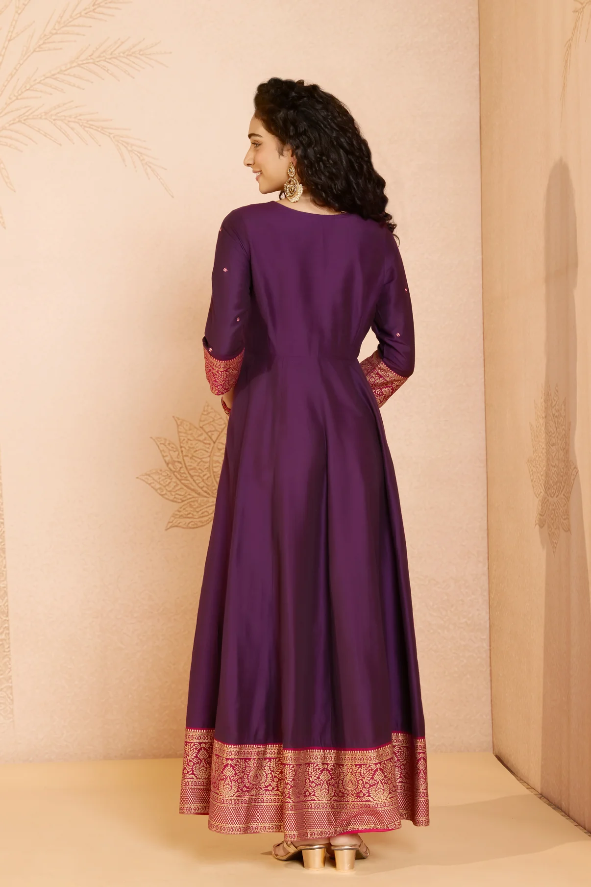 Kathakali Embroidered Purple & Magenta Scallop Anarkali
