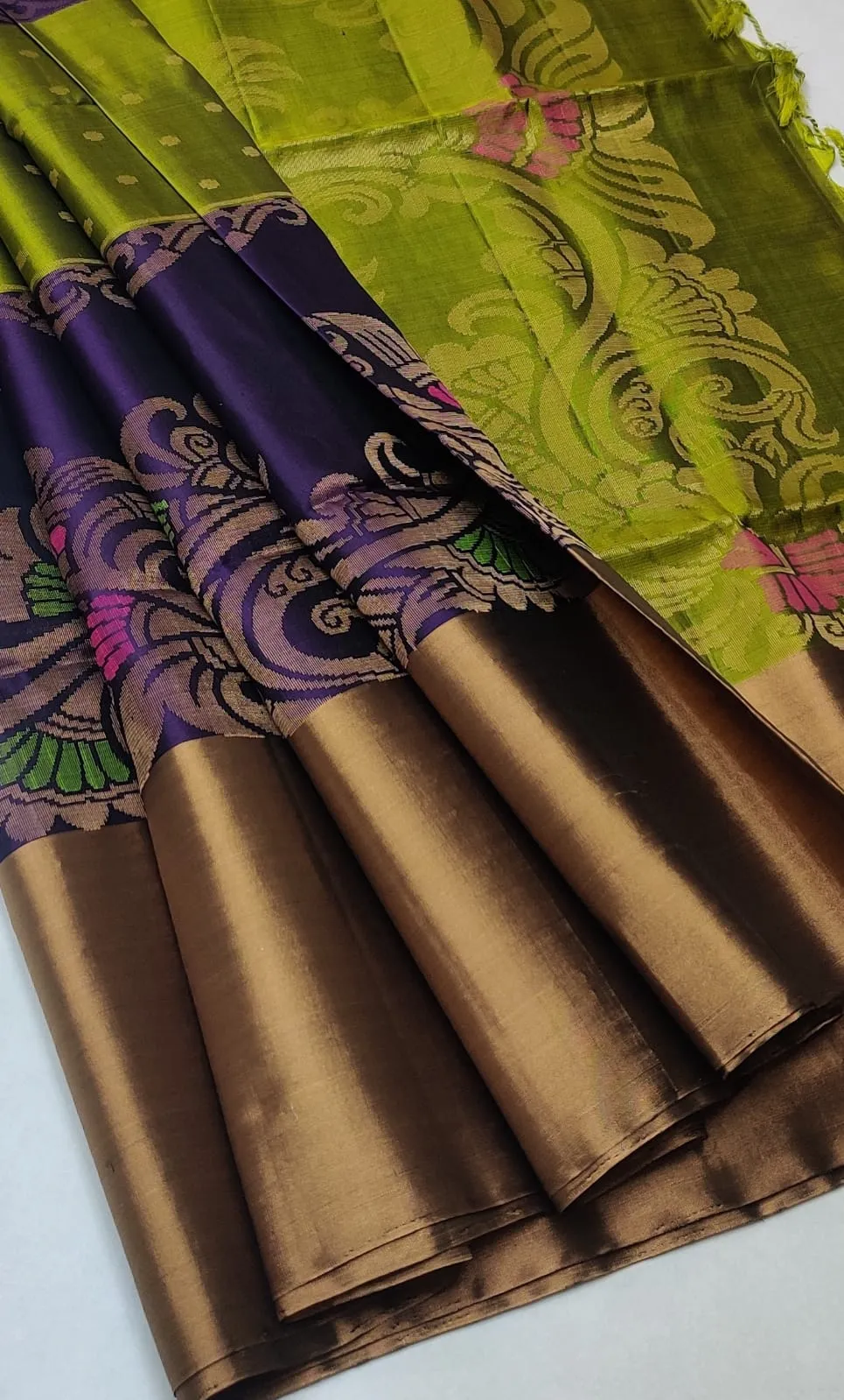 Kanchi Double Warp Floral Weave Soft Silk Saree