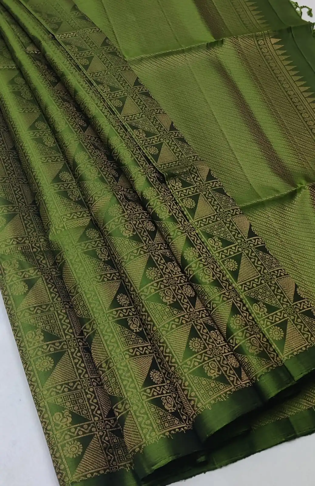 Kanchipuram Double Warp Paisley Vine Silk Saree