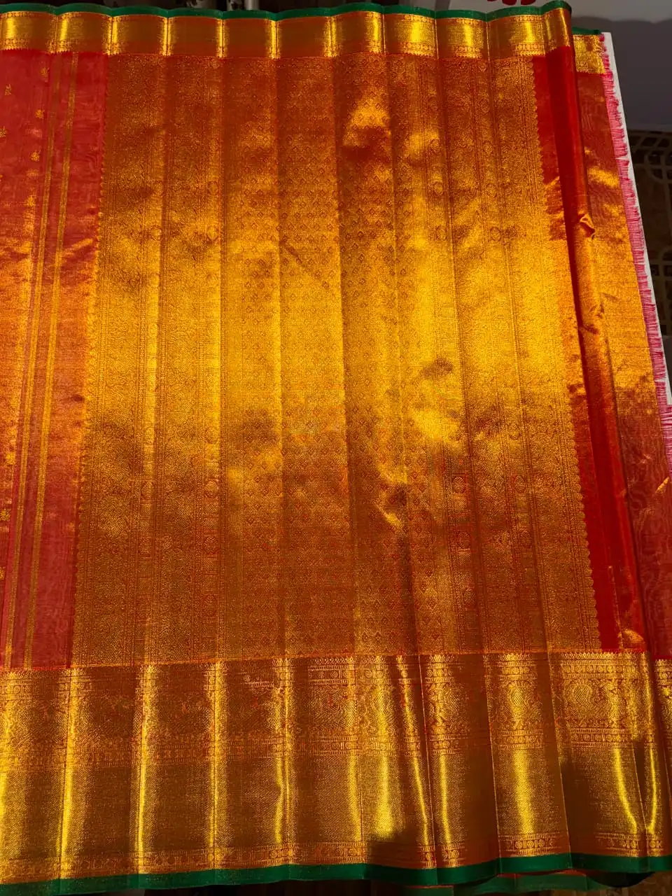 Kanchipuram Vathuvai Gold Tissue Peacock Butta Silk Saree