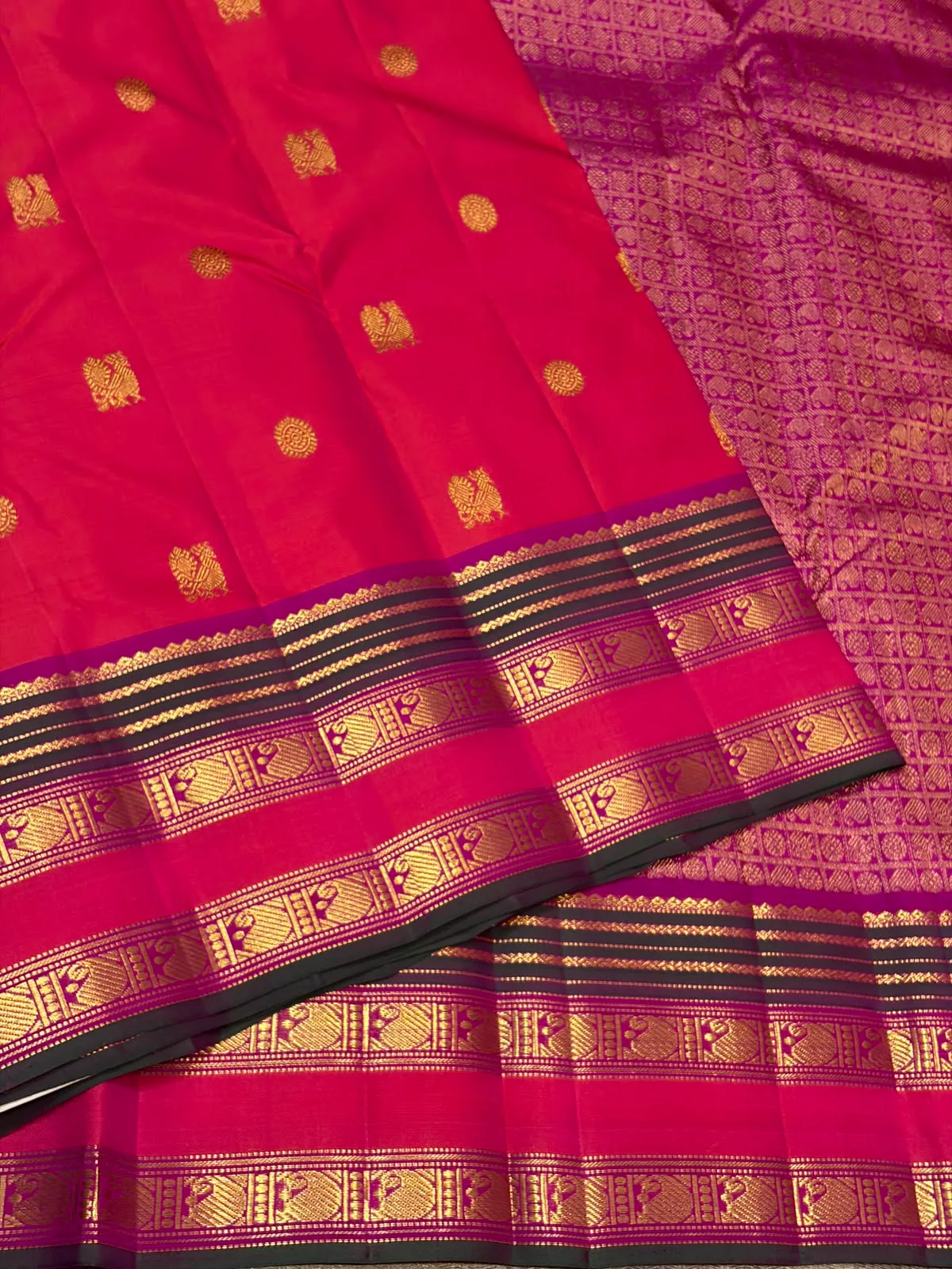 Pure Kanchipuram Bridal Silk – 2 Gram Zari Contrast Border Saree