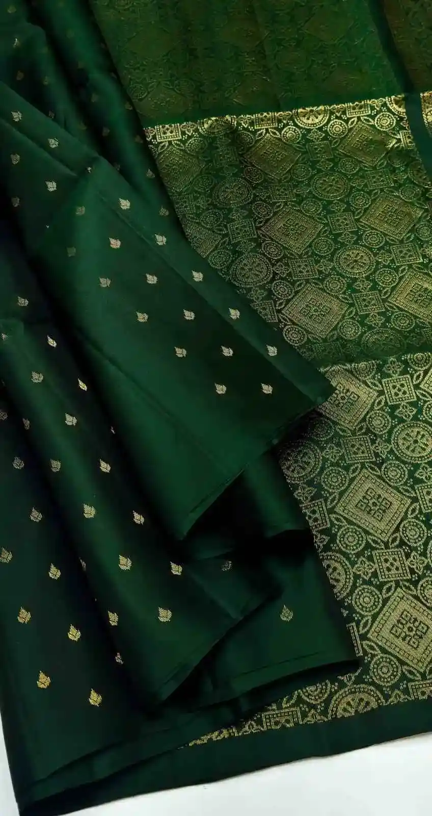 Heritage Geometric Zari Butta Kanchipuram Soft Silk Saree