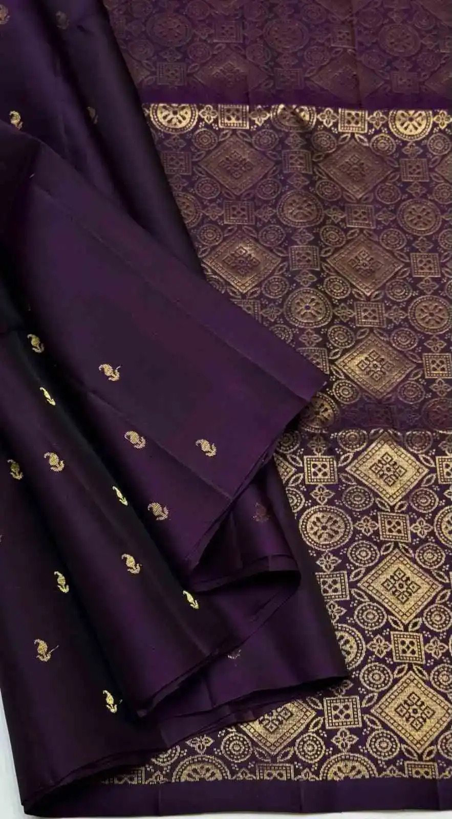 Geometric Medallion Butta Kanchipuram Soft Silk Saree