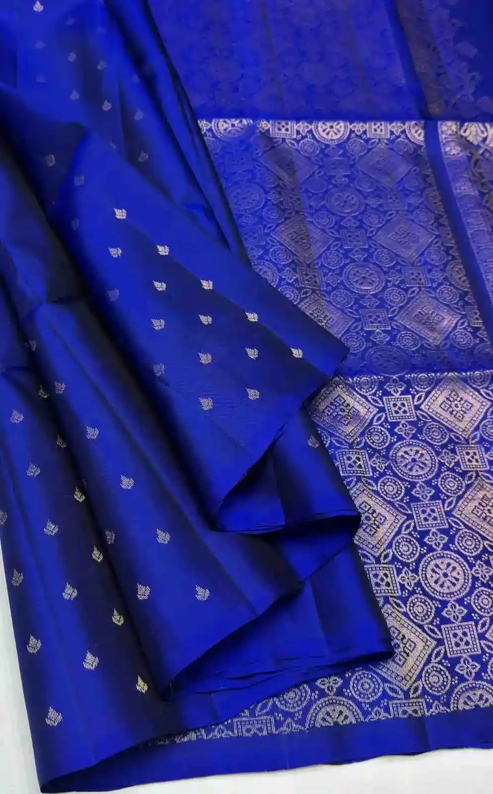 Heritage Geometric Zari Butta Kanchipuram Soft Silk Saree