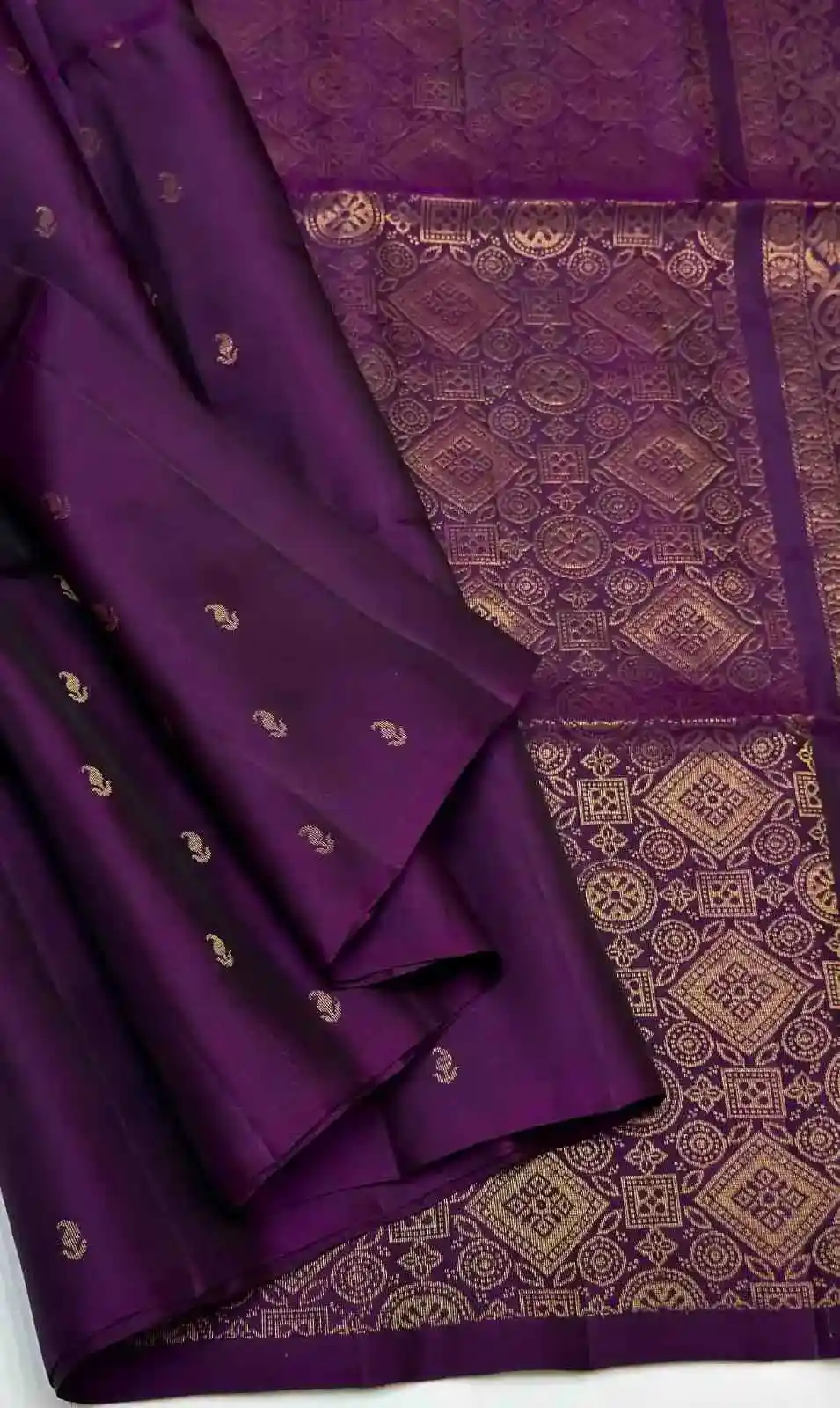 Geometric Medallion Butta Kanchipuram Soft Silk Saree