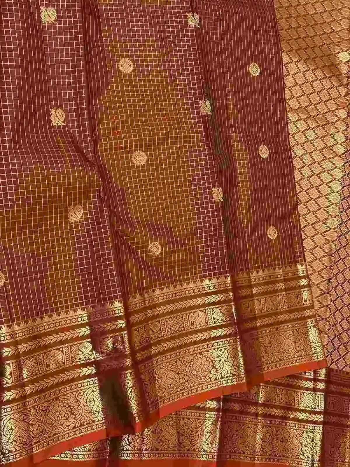 Wine Maroon Vaira Oosi Checks Zari Kanchipuram Silk Saree