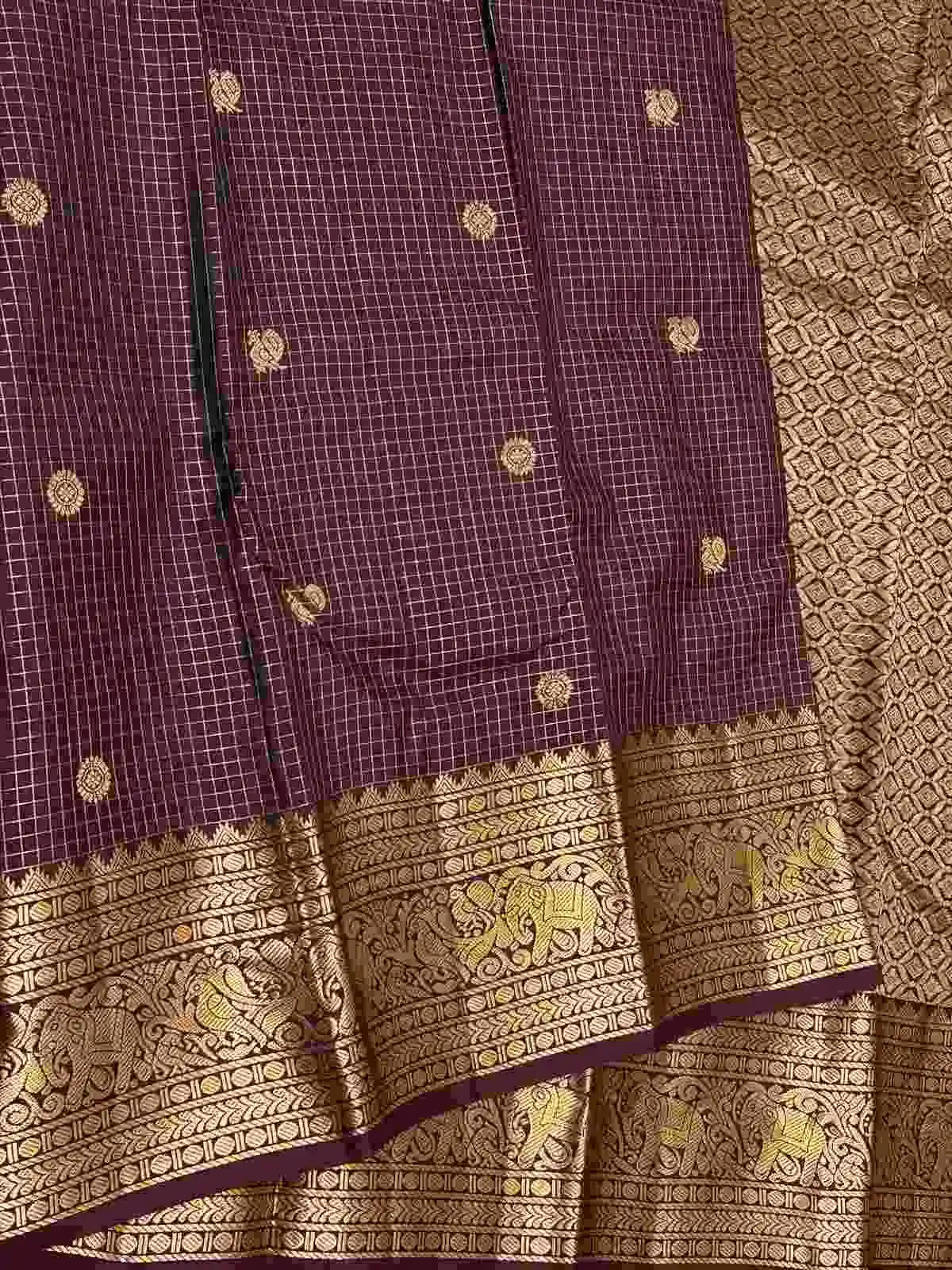 Wine Vaira Oosi Checks Zari Kanchipuram Handloom Silk Saree