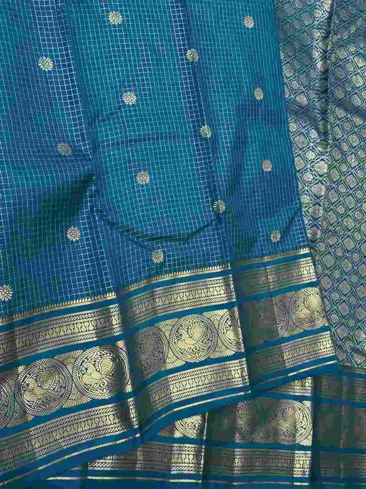 Vaira Oosi Checks Vintage Zari Kanchipuram Bridal Silk Saree